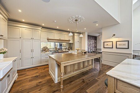 New Church Road, 77-035