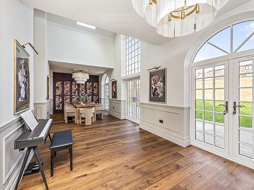 New Church Road, 77-037