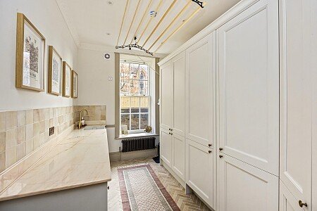 New Church Road, 77-042