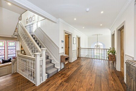 New Church Road, 77-025