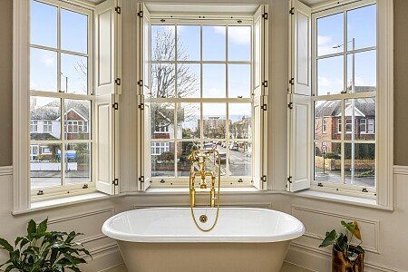 New Church Road, 77-020