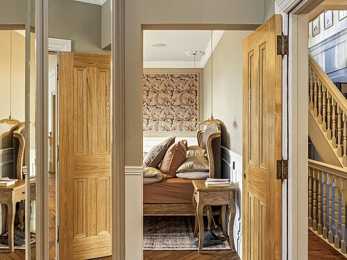 New Church Road, 77-016