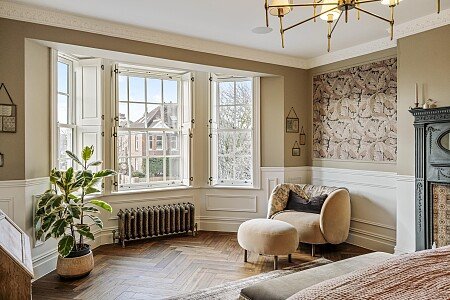 New Church Road, 77-015