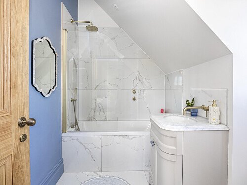 New Church Road, 77-007