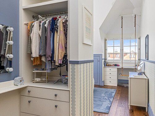 New Church Road, 77-005