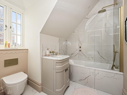 New Church Road, 77-004