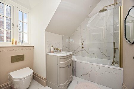 New Church Road, 77-004