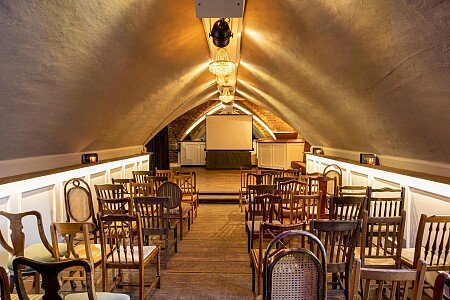 Attic-Ballroom-and-Study-Bar-4