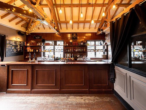 Attic-Ballroom-and-Study-Bar-6