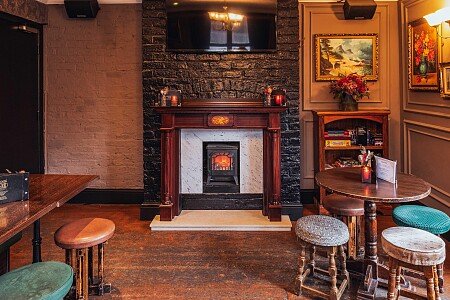 Victorian-Drinking-Parlour-2