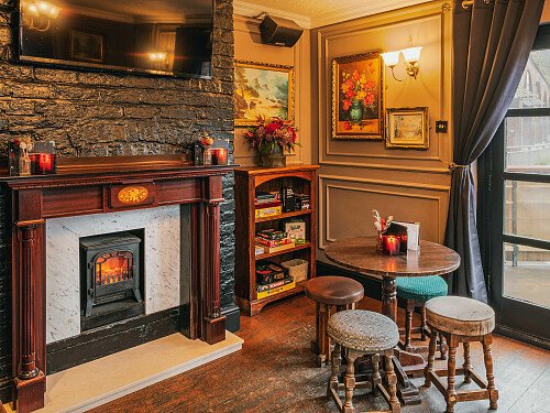 Victorian-Drinking-Parlour-4