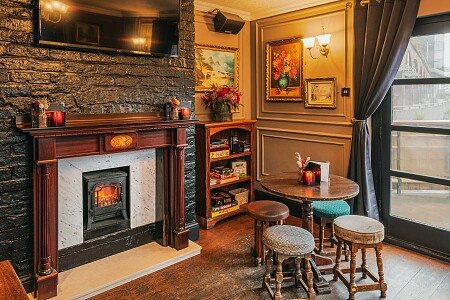 Victorian-Drinking-Parlour-4