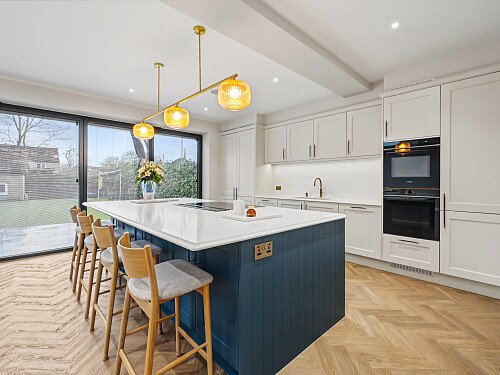 2 Manor Drive NW7 3NE-1