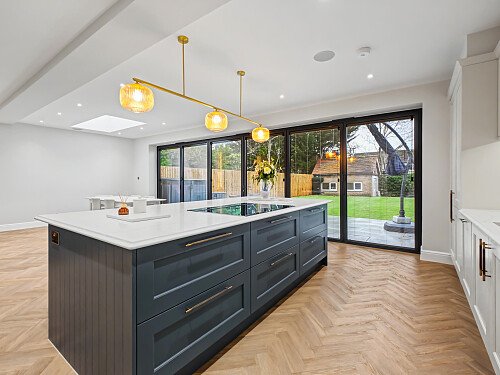 2 Manor Drive NW7 3NE-2