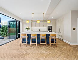 2 Manor Drive NW7 3NE-3