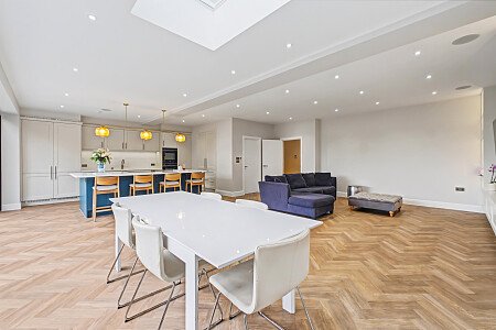 2 Manor Drive NW7 3NE-5