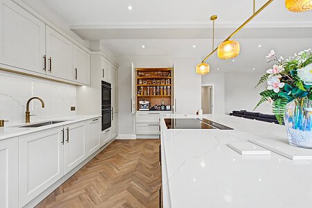 2 Manor Drive NW7 3NE-9