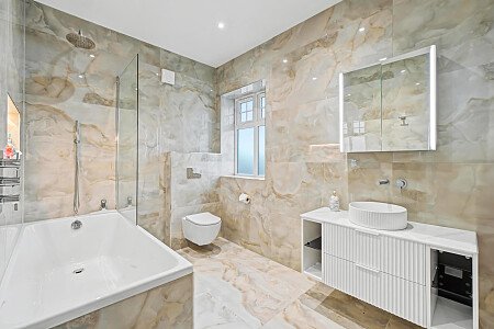 2 Manor Drive NW7 3NE-11