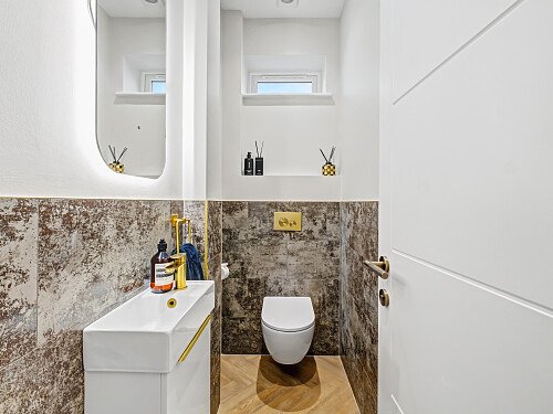 2 Manor Drive NW7 3NE-6