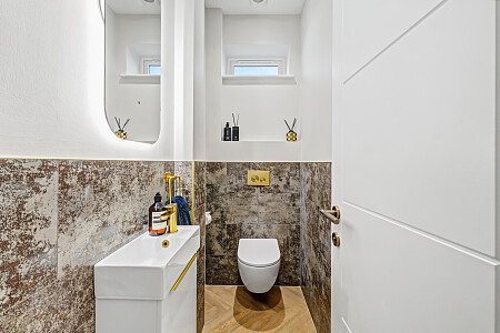 2 Manor Drive NW7 3NE-6