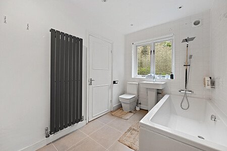 RCPC- flat 1 , 62 sutherland avenue- bathroom 6 (1)