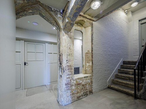 The_Organ_Factory_hallway_stairs