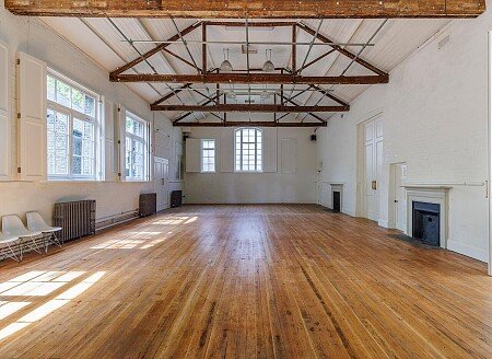 The_Organ_Factory_main_hall_sunny_3