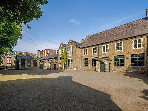 TheOrganFactory_forecourt_fromEast