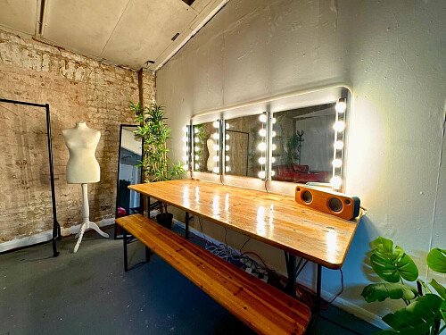 3. Pages Walk - Hair & Make Up