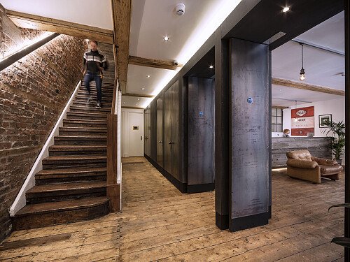 W_Boss_Stairs_Reception