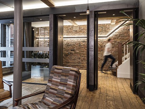 W_Boss_Reception_Stairs