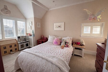 Girls bedroom 1