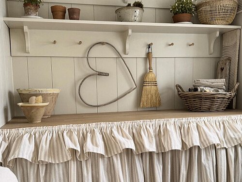 3EB856F7-1707-493B-8832-B5AF9C501A75