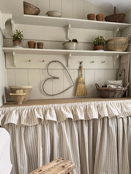 3EB856F7-1707-493B-8832-B5AF9C501A75