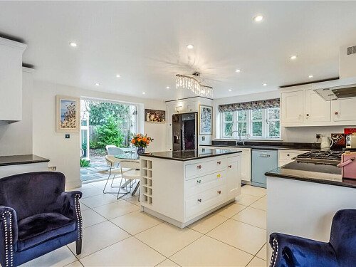 fd7ce9110a81c99038f6f4878667553f