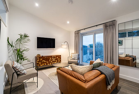 d4ebee_3c7cb450a89c48699b93c50c2f50bc04~mv2