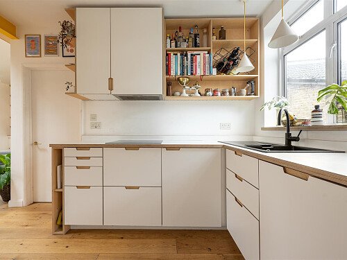 LIr9JKq0AE-Ign5jq1Xt3A