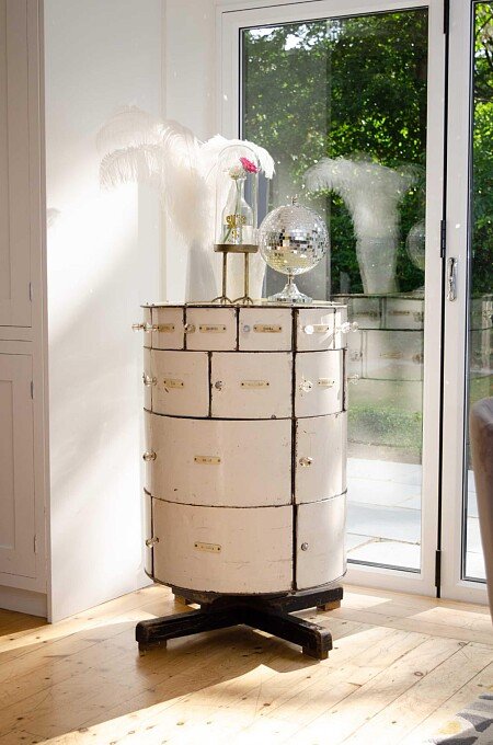 011_VintageFurniture