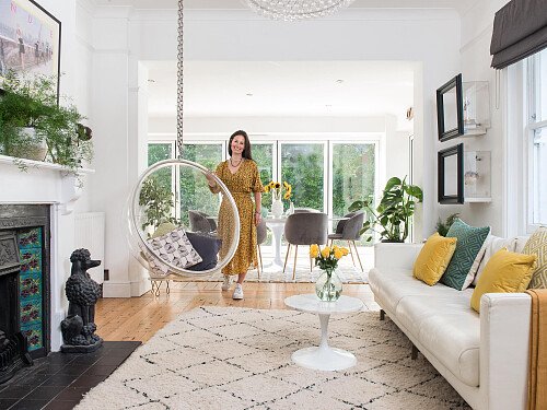 015_LivingRoomToDining_bubblechair