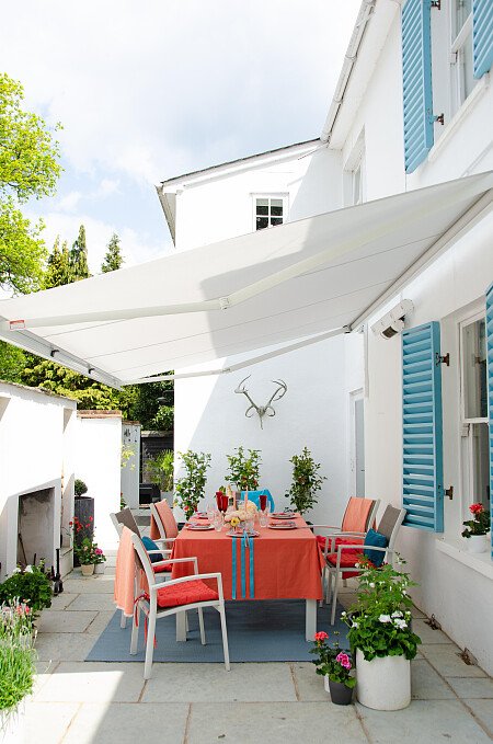 019_OutsideRoom_dining