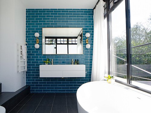 025_BlueBathroom_basin