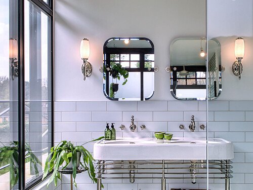 033_GreenBathroom_basin