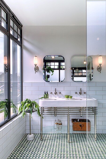 033_GreenBathroom_basin