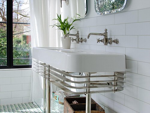 035_GreenBathroom_entrance