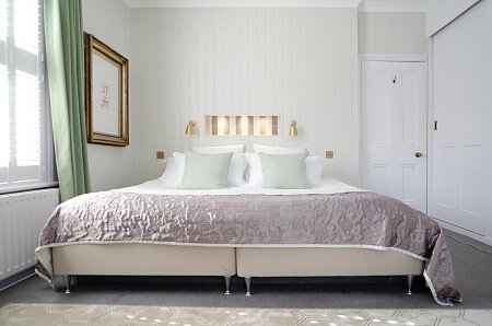 036_StripeyBedroom_bed