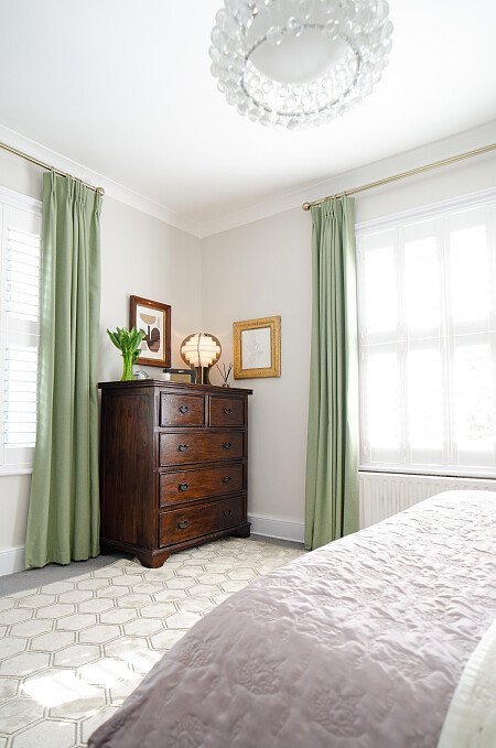 038_StripeyBedroom_chest