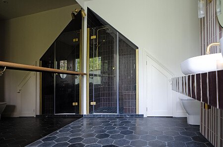 042_StripeyBathroom_shower