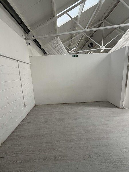 70A53A85-4F7B-4656-BBD6-0753E63B03BE_1_105_c