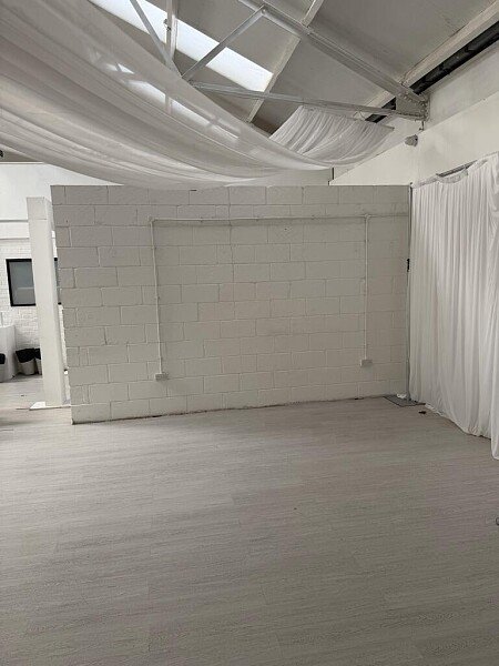 F9F01CB7-011E-44A6-ACCA-2F4156ECCE16_1_105_c