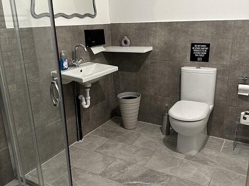 1792AC85-7CCF-41ED-9D57-7E49C58FB748_1_105_c